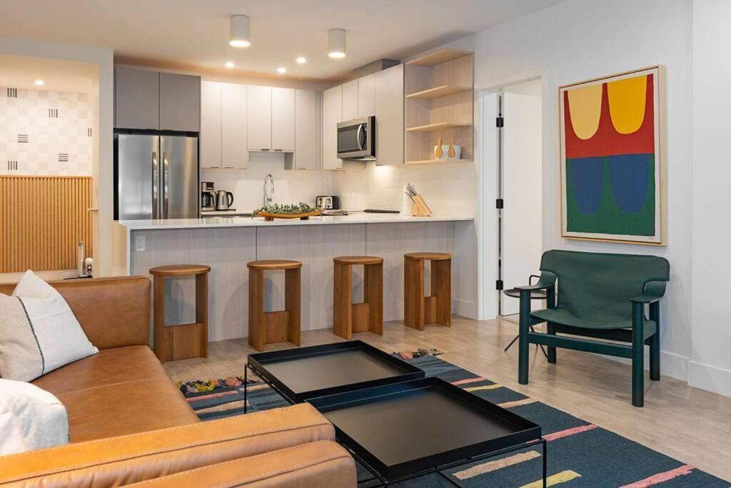 Tally Ho By Revelstoke Vacations Exterior foto