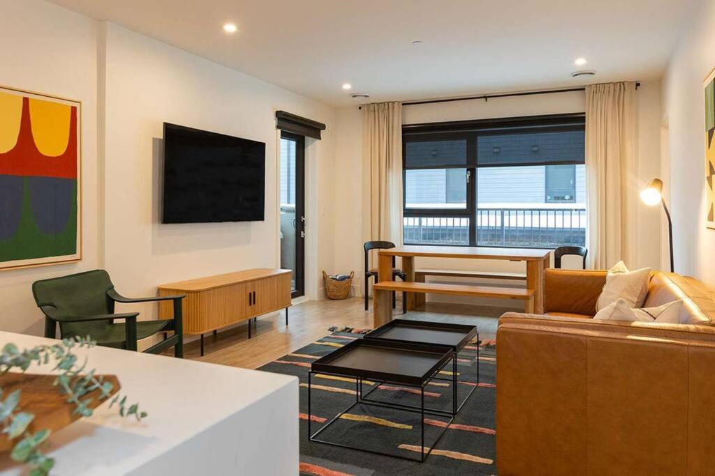 Tally Ho By Revelstoke Vacations Exterior foto