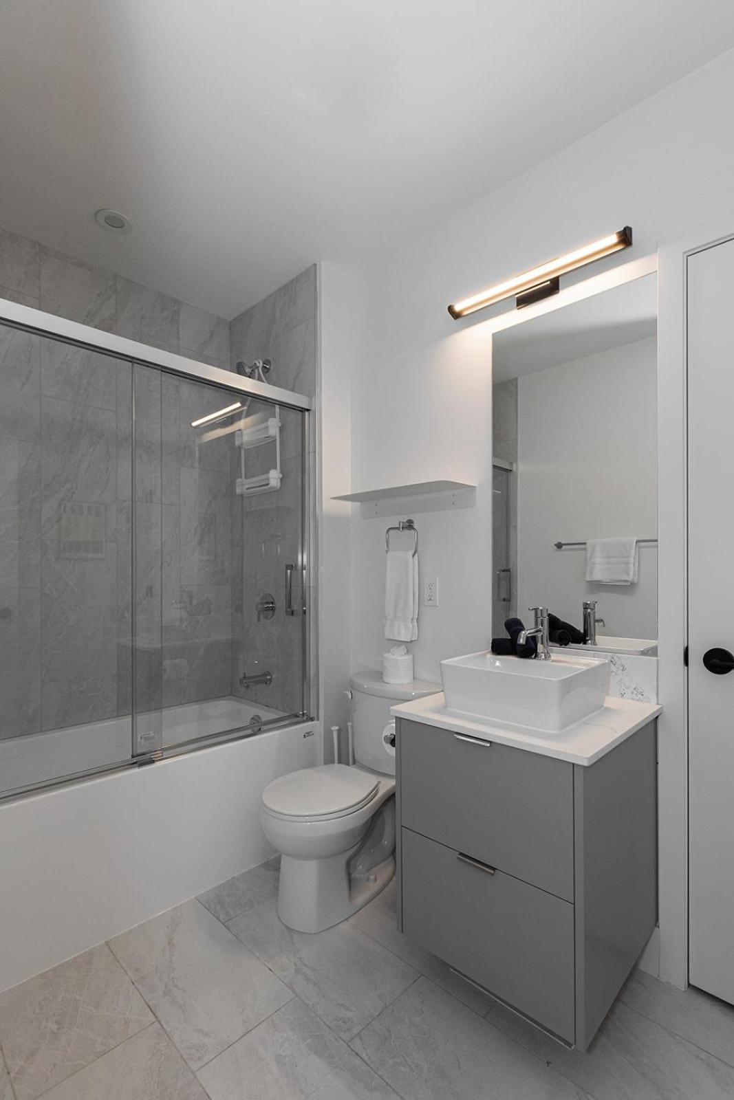 Tally Ho By Revelstoke Vacations Exterior foto